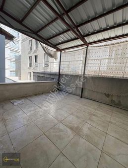 Busıness Keysten Devlet Tiyatrosuna Civarı 1+1 Eşyalı