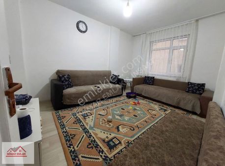 İkitelli Atatürk'te Balkonlu 1+1 Metroya Yakın 75m2 Arakat Daire