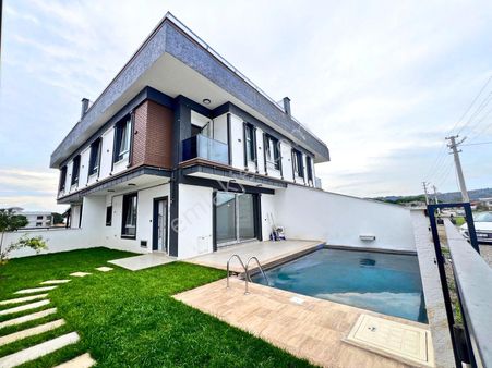 Prıme'dan Merkezi Konum Geniş M2 Seyir Teraslı Villa!!
