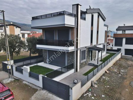 Irmaksudan Güre De Deniz Ve Doğa Manzaralı Bahçe Kullanımlı 3+1 Villa