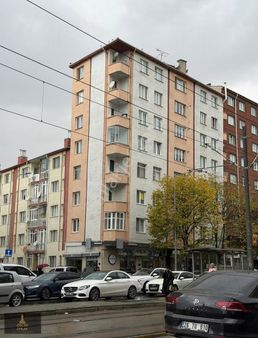 Oscar Emlak'tan Üniverite Caddesi Üzeri Eşyalı 3+1