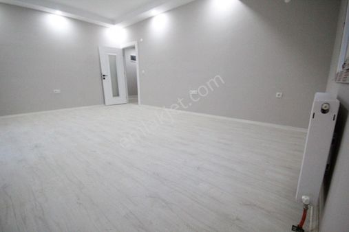 Bahçelievler Devlet Hast Karşısı Cad Az Ka Birlik Sitede Satılık