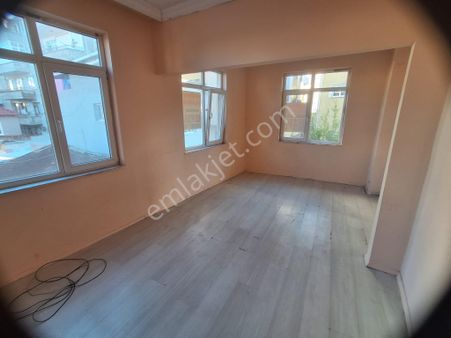 Selen Emlaktan Yenimahallede Kiralık Daire