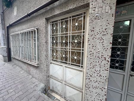 Yenibosna Zafer Mahallesinde Satılık Dükkan İşyeri Ofis Depo