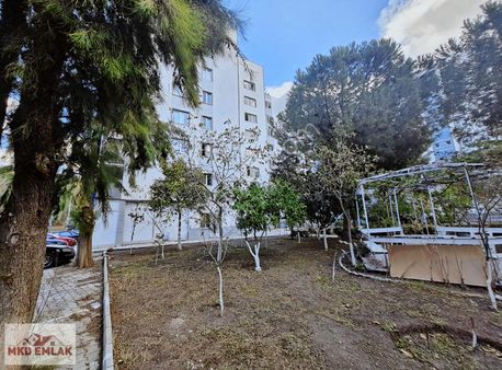 Osmangazi Mahallesinde Sitede Asansörlü Otoparklı Mkd Emlak
