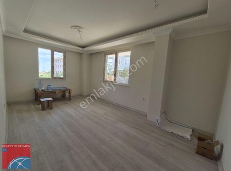 Sancaktepefatih Mah Ortadağ 2+1 Ön Cephe Ebeveyn Banyolu Satılık