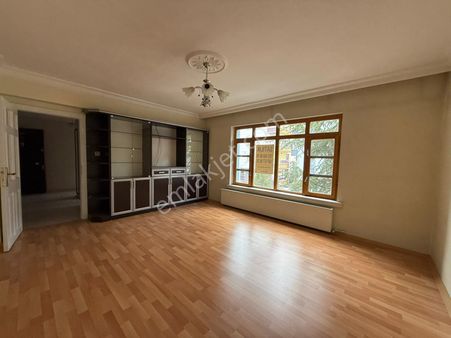 Bağlarbaşı Mahallesinde Bagımsız 3+1 Ön Cephe Daire