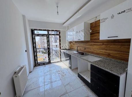 2+1 Düşük Katlı Çift Banyolu Lüks Daire