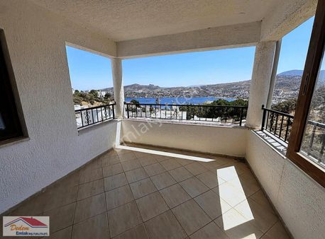 Gündoğan Koyun`da Satılık 4+2 Tribleks Villa