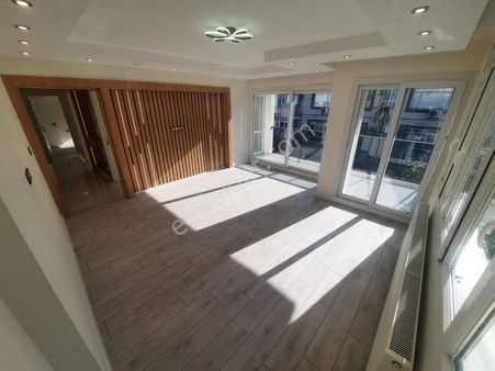 İnönü Caddesi Poligon Metro Yakını Lüks Satılık Daire