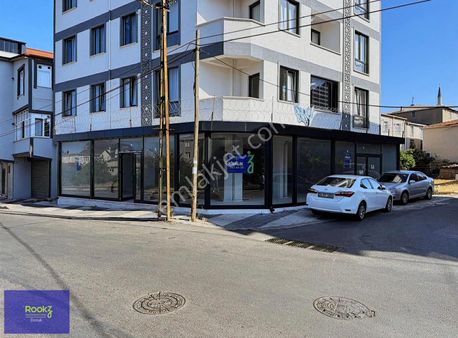 Rookzdoruk'dan Sultanbeyli Orhangazi Cad'de 210 M2 Depolu Dükkan