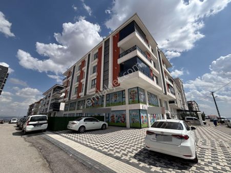 2+1 Asansörlü, K. Otoparklı, Şık Yapılı Ön Cephe Sıfır İskanlı Daire