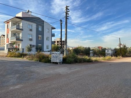 Kaan'dan...yeniköy'de 369m2 0.80 Emsal 5 Kata İmarlı Köşe Başı..