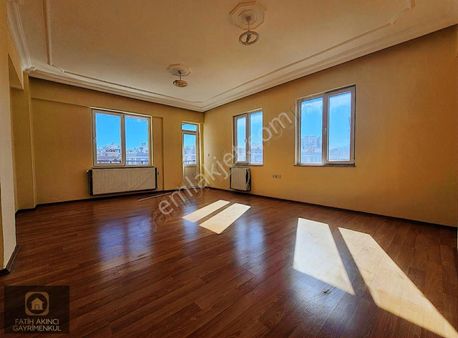 Kiralık Geniş Ve Ferah 4+1 Daire