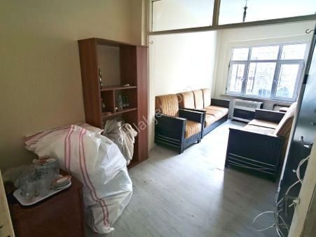 Eyüp Nişancı Mh. 1+1 / 40m2 / Yüksek Giriş / Doğalgaz Sobalı Daire