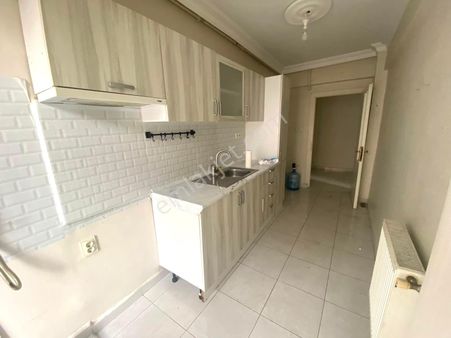 Metrobüse 5 Dakika 2+1 Ara Kat 90m2 Kiralık Daire