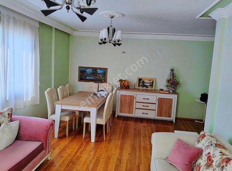 Gök Emlaktan Merkezde Az Katlı Ara Kat 3+1 Temiz Daire