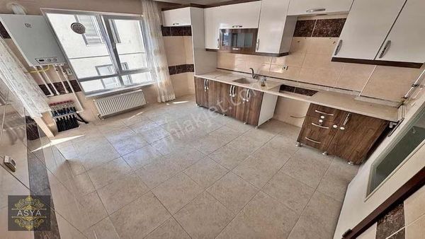 Ataparkta Asansörlü Çok 135mt2 Full Yapılı 3+1 Fırsat Dairesi