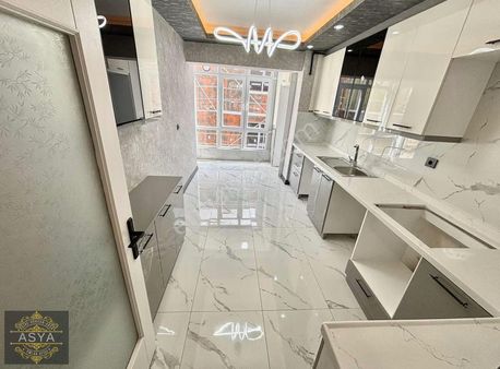 Cadde Üzerinde Yeni Bina Ultra Lüks 130mt2 Ön Cephe Fırsatı