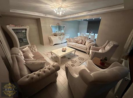 Bademlikte Kat Konumunda Full Yapılı Geniş Mt2 4+1 Fırsatı