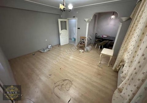 Uyanışta 2+1 Yüksek Giriş Balkonlu Altta İki Kat Daire Var