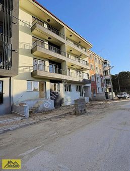 Demir Emlaktan İstasyon Mahallesinde Satılık 2+1