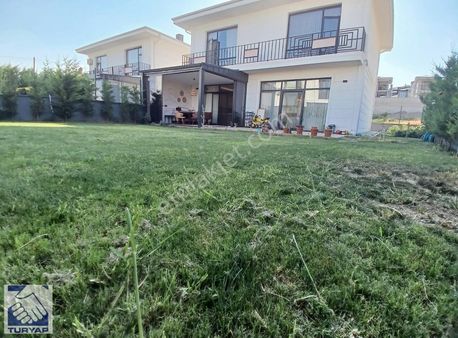 Bağlıca Zirve Caddesinde Tam Müstakil Satılık Viila