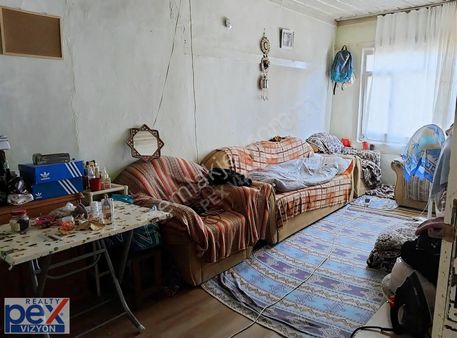 Çarşı Merkezde Bahçeli Satılık Müstakil Ev