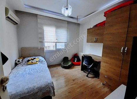 M.akif Ersoyda Satılık İskanlı Hasarsız D.gazlı 3+1