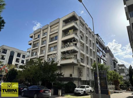 Bostanlı Akbank Sokağı Girişinde 3+1 Boş Daire