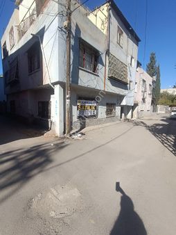 Yeşilevlerde 3 Katlının1.katı Tapuları Ayrı 2+1 Ve Bahçeli 64 Metre Kare Tapulu