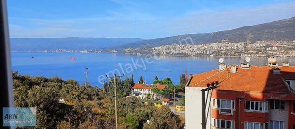 Gemlikte Full Deniz Manzaralı Geniş Arakat Site Alanı 3+1