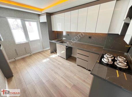 Sancaktepe Göbek Yakını & -full Yapılı- Katta 3+1 Boş Daire