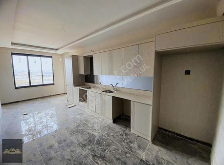 Belkız'da Geniş Oturumlu Cadde Cepheli Ara Kat 3+1 Daire!!!