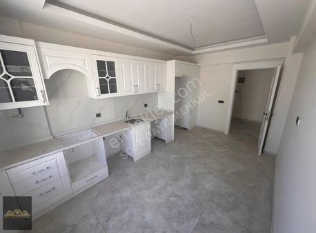 Beykent'te Geniş Oturumlu Çift Asansörlü Sıfır 2+1 Daire