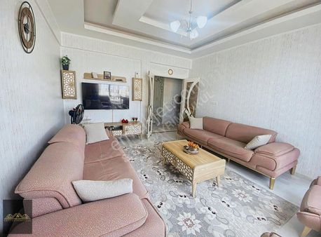 Karacaahmet'te Geniş Cam Balkonlu Masrafsız Satılık 2+1 Daire