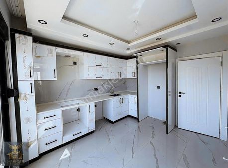 Şehir Hastanesine Yakın Sıfır İskanlı Arakat Cadde Üzeri 3+1