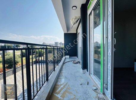 Varsak Aydoğmuşta Sıfır İskanlı Geniş 1+1 Ulaşım Yanı