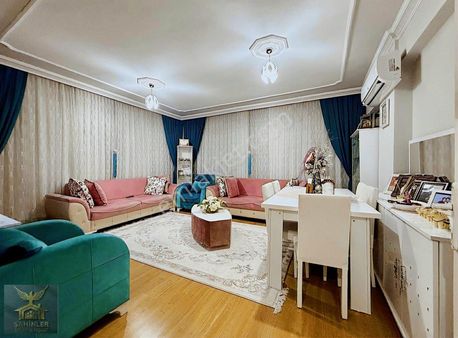 Ara Katta 3+1 Masrafsız 145m2 Çift Balkonlu Tranvay Dibi Daire