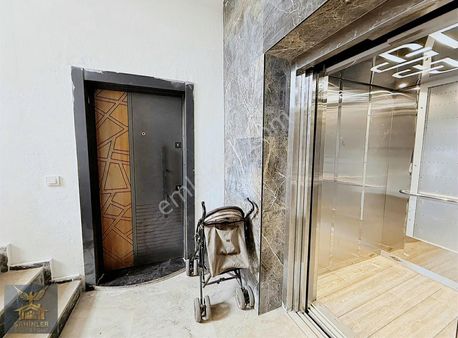 Varsak Aydoğmuşta Sıfır Ulaşım Yanı Tranvaya Yakın Konum 5+1