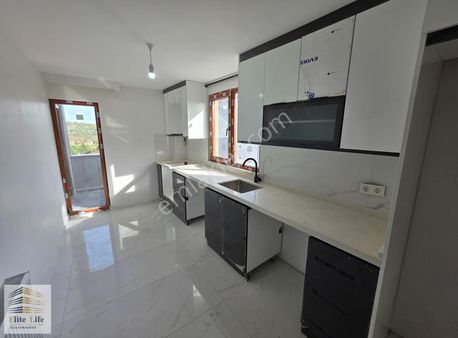 Çekmeköy Çatalmeşe Mahallesinde Harika Konumda 5+2 Dubleks Daire