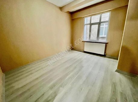 S.gazi Esentepe'de Satılık 2+1