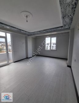 Gözel Gayrimenkulden Kartepe Ataevler Mh.160 M2 4+1 Çatı Dubleks