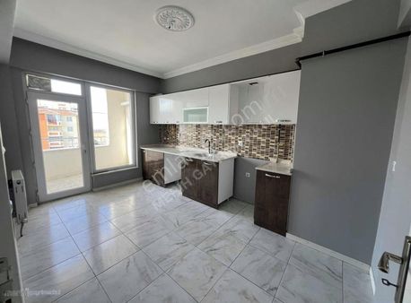 Serkent'te Geniş Oturumlu Önü Açık Meskenli Yap-sat Dairesi!