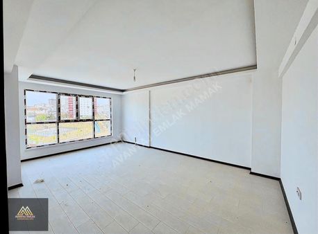 Avantaj'dan Kıbrısköy'de Ful+ful Yapılı 3+1 Ara Kat Site Dairesi