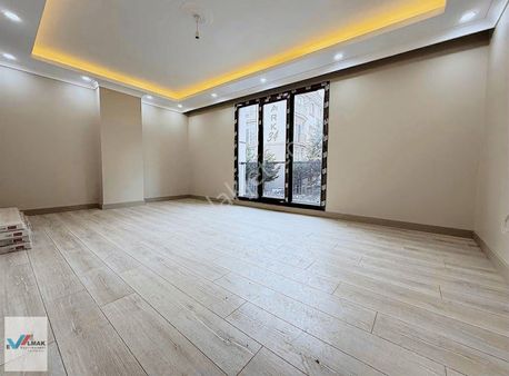 Evalmak'ta İnönü Mah.de 2+1(80m2) Sıfır Lüks Yapım Asansör Daire