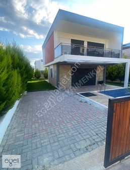 "yaz Kış Oturuma Uygun Özel Havuzlu Tam Müstakil 4+1 Villa"
