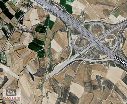 Saygın 'dan Altıntepe Köyün'de Otobana Yakın 18.500 M2 Tarla