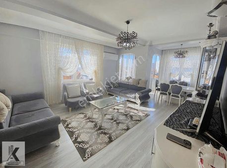 Reşitpaşa Caddesinde Deniz Manzaralı Asansörlü 4+1 180 M2
