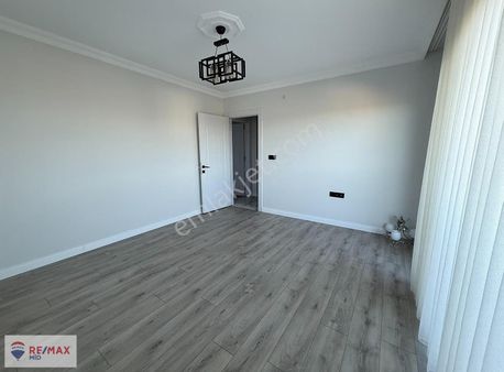 Remax Mıd'den Satılık 6+1 Villa Gökçeyazı/yeni Mah'de